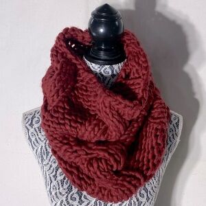 5/$25 Sara Jane Red Chunky Cable Knit Infinity Scarf